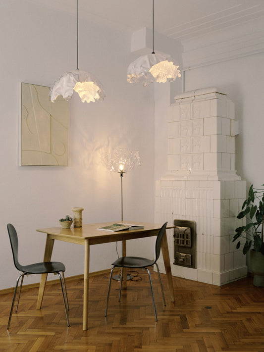 Invisible White 2 - Lampadar