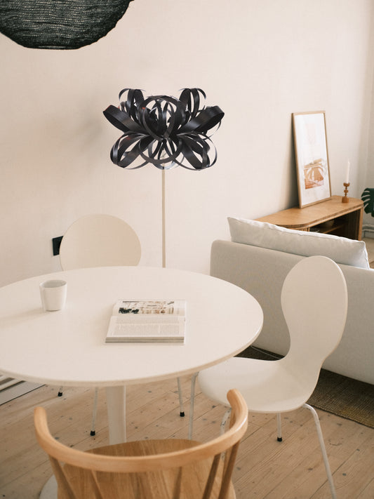 Woody Black - Lampadar