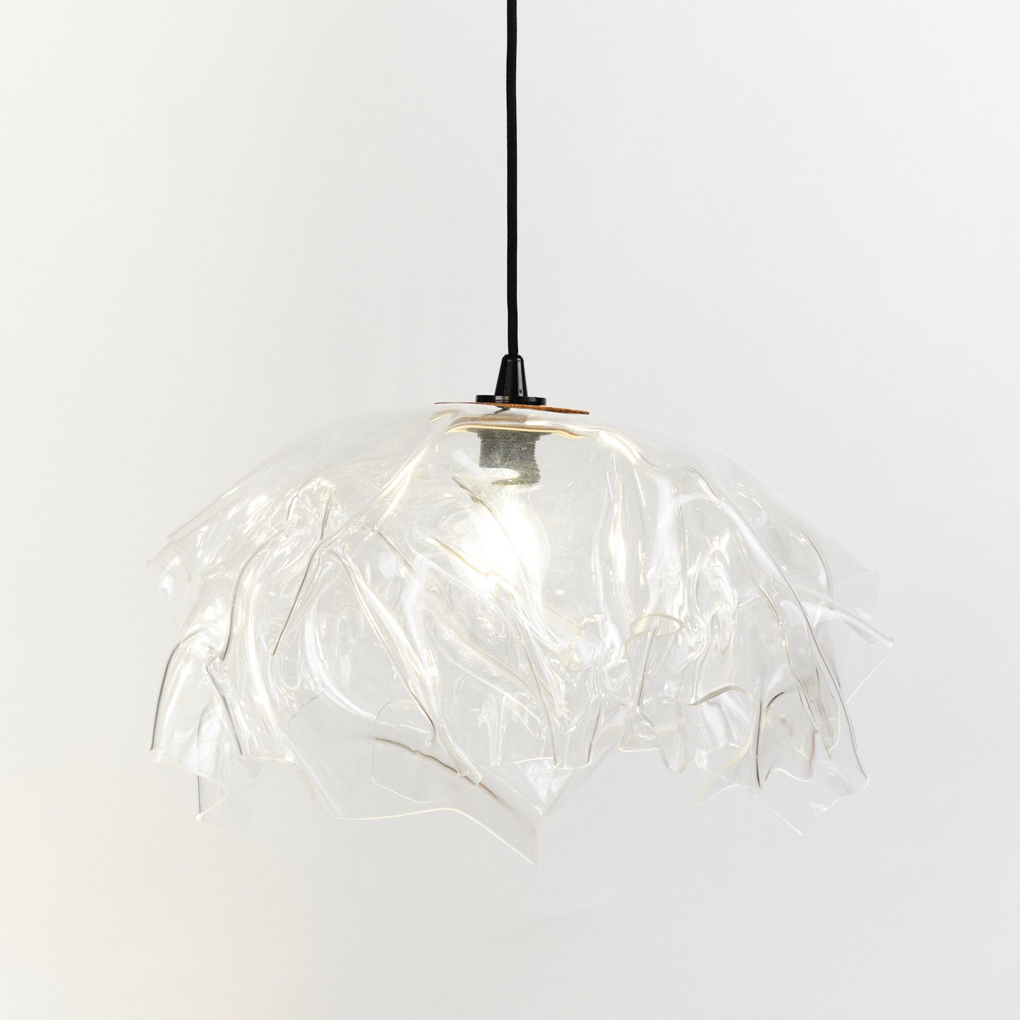 lampa moderna creata manual - adauga personalitate spatiului tau