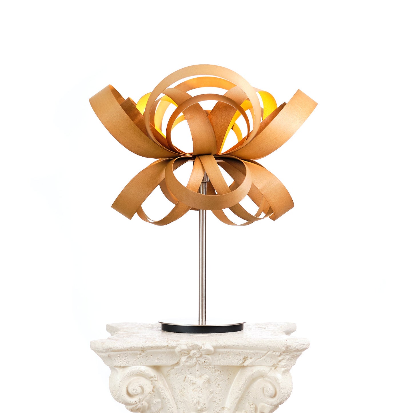 Lampa de Birou Artizanală din Furnir - Creeaza Atmosfera Perfectă
