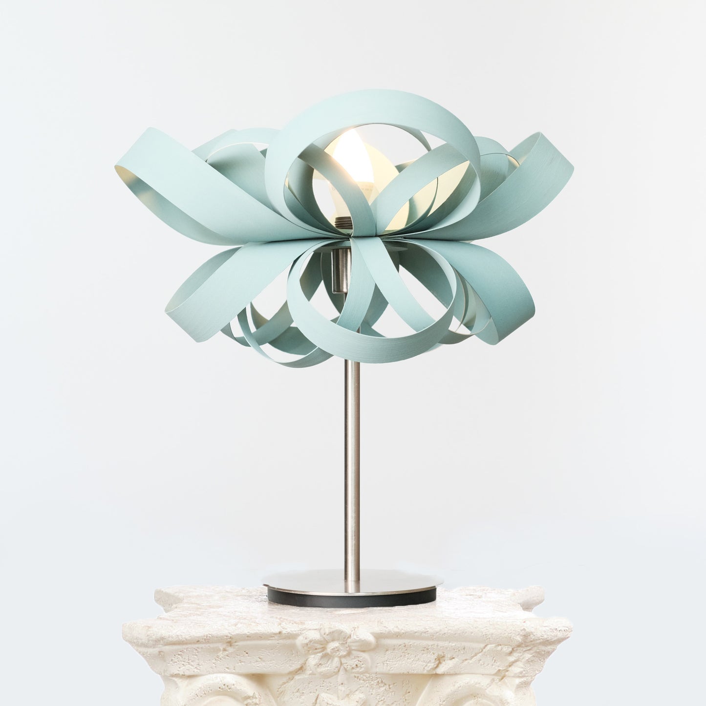 Lampa de birou din Furnir - Atmosfera Perfectă pentru casa ta