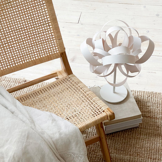 Lampa creata manual din furnir - adauga personalitate spatiului tau