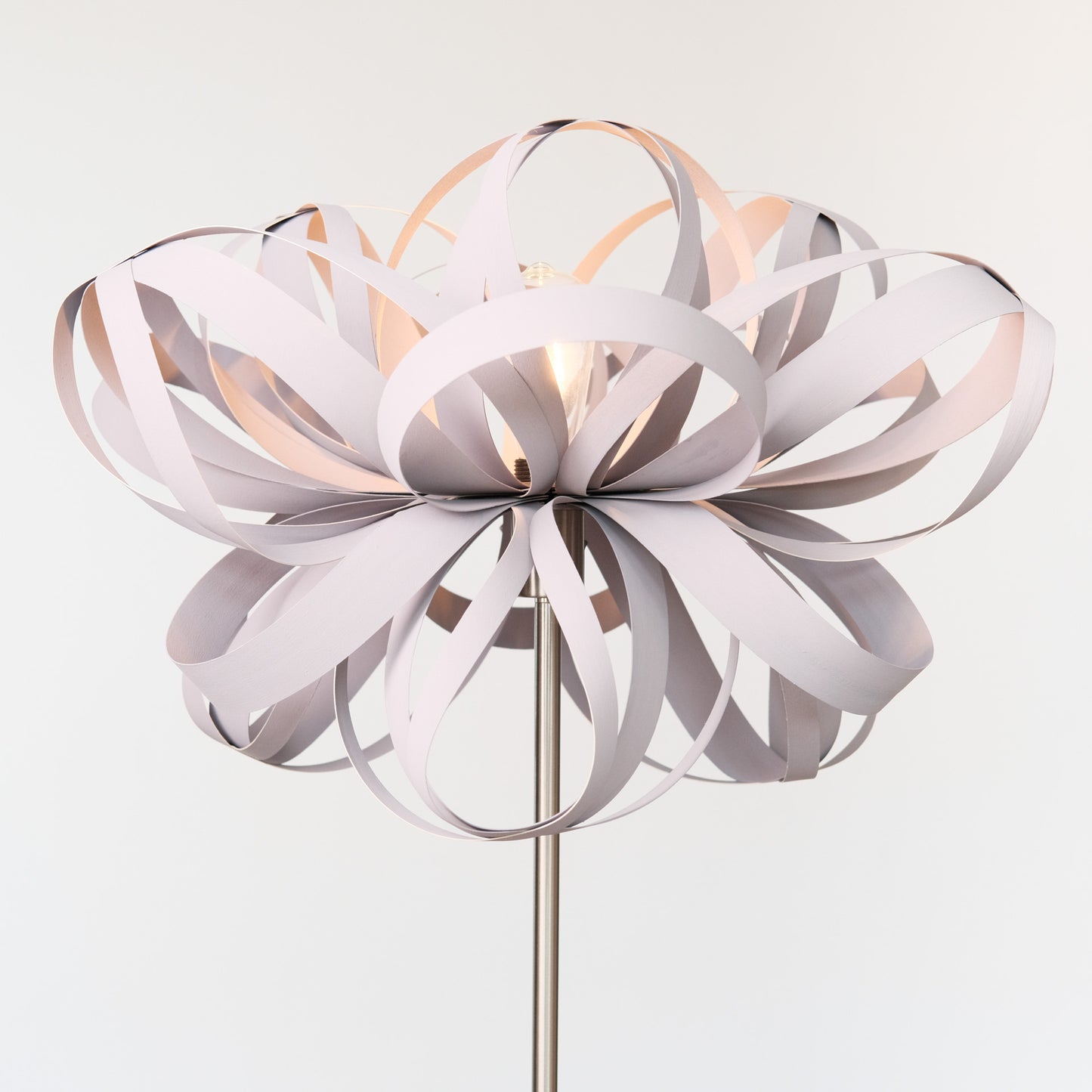 Lampadar Modern din Furnir - Design Contemporan și Calitate Superioară