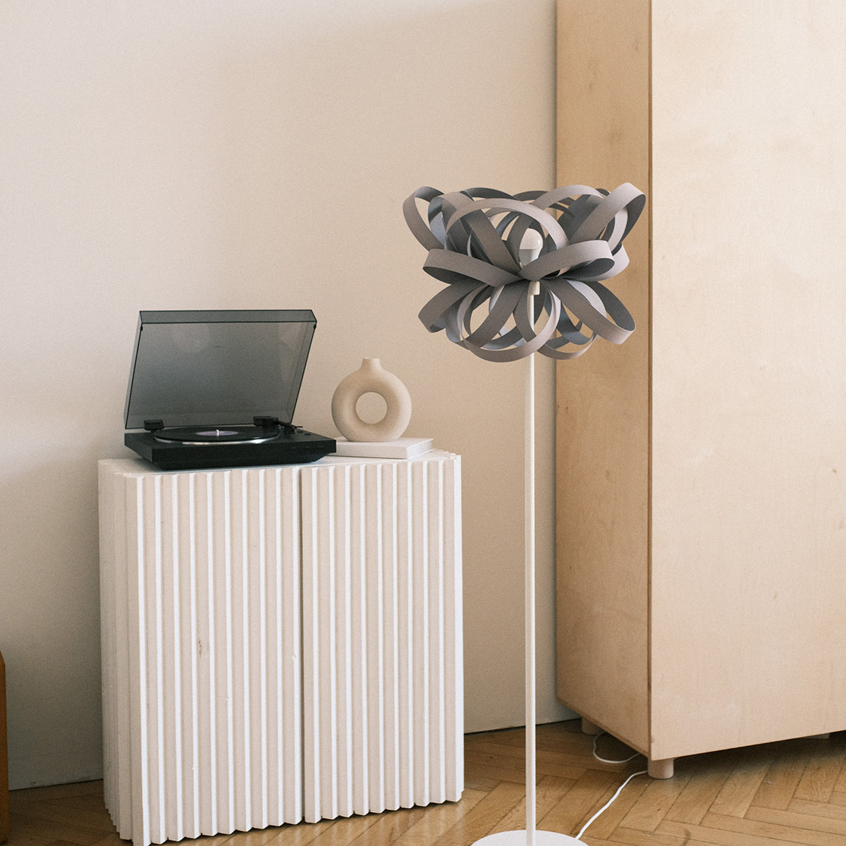 Lampadarul Perfect pentru Ambient - Din Furnir Natural