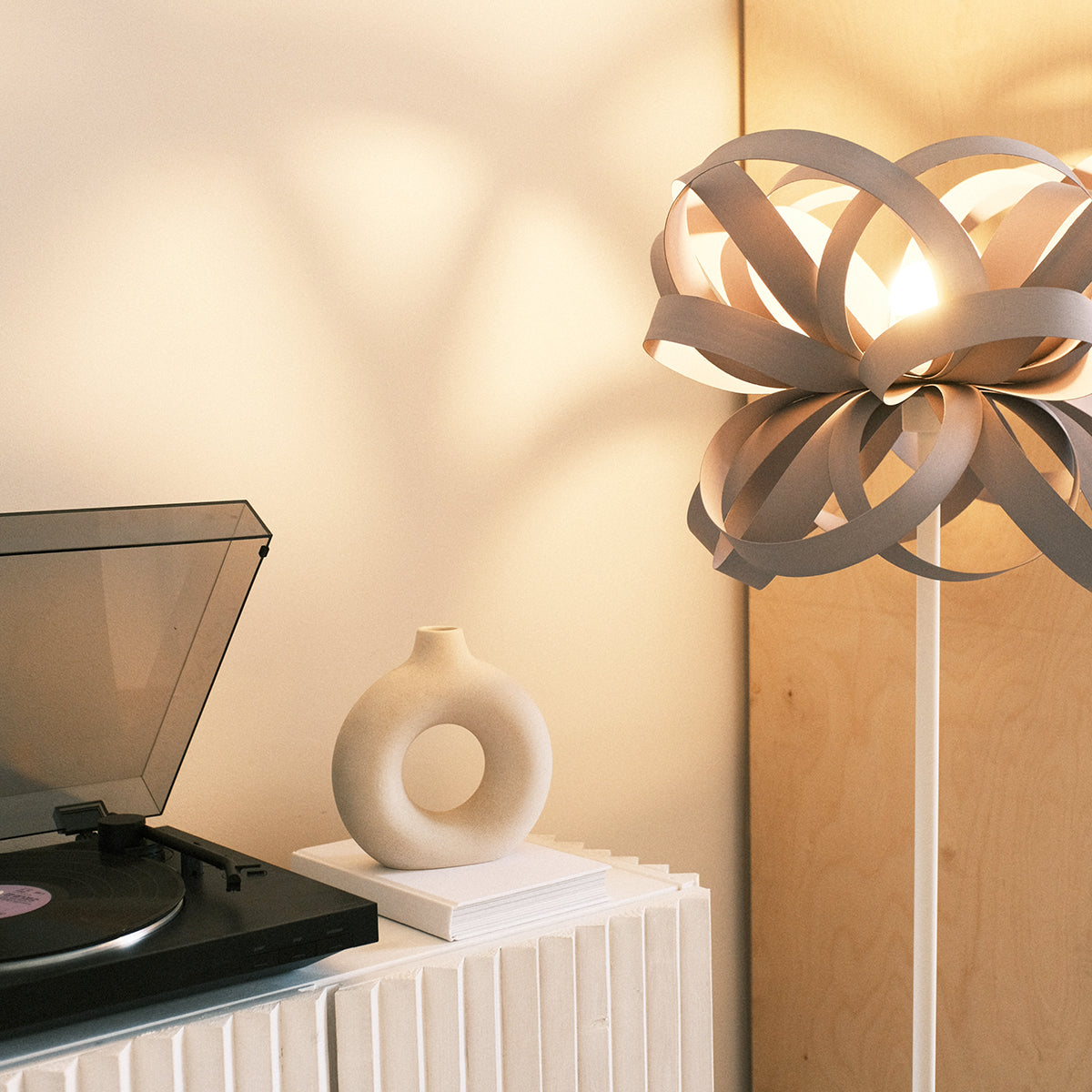 Lampadarul Perfect pentru Ambient - Din Furnir Natural