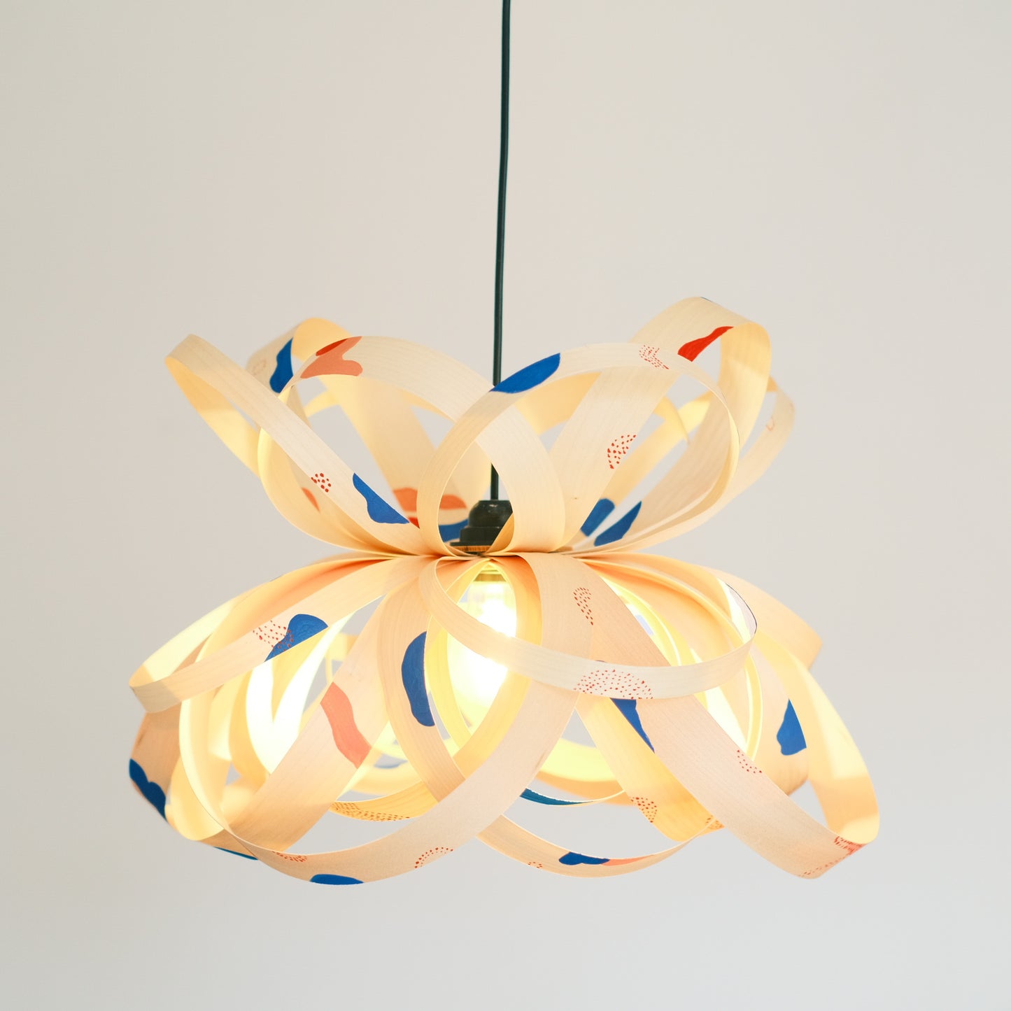 lampa pictata manual - personalizeaza spatiul