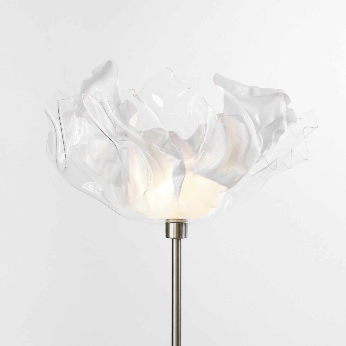 Lampi Moderne de Interior - Redefinirea Iluminatului în Acasă