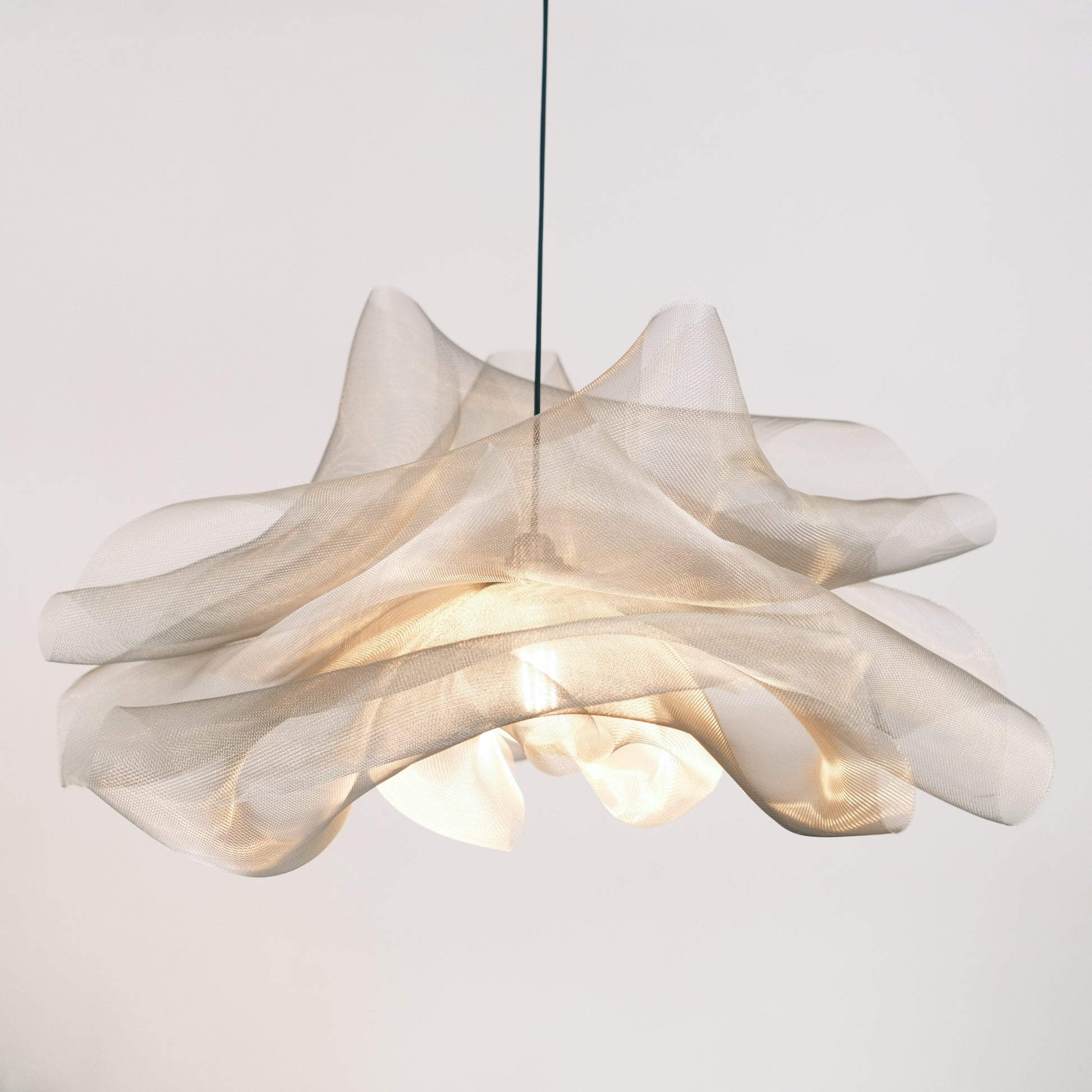Lampi moderne din metal - Iluminare ambientala si contemporană pentru biroul tau
