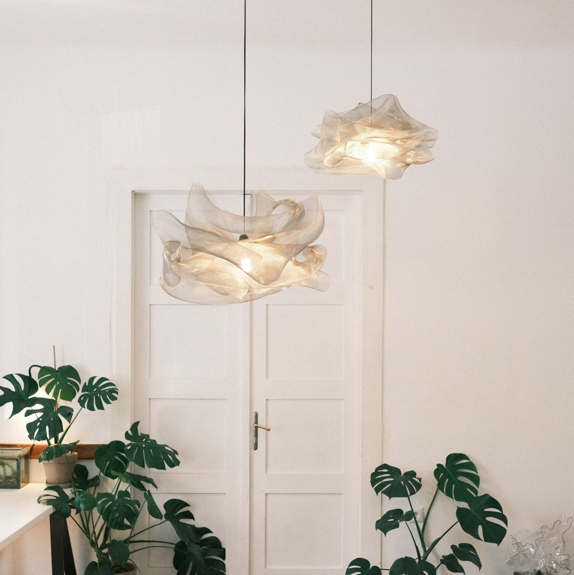 Lampi moderne din metal - Iluminare ambientala si contemporană pentru biroul tau